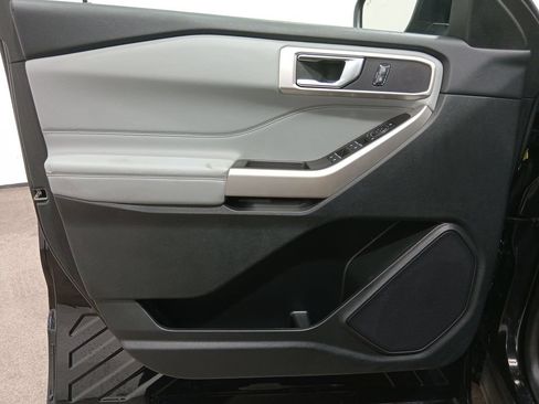 Certified 2023 Ford Explorer XLT w/ Equipment Group 202A AWD/4WD image 18