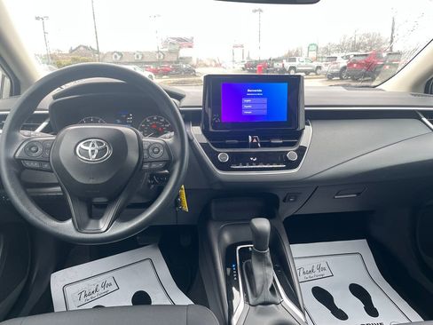Used 2025 Toyota Corolla LE image 13