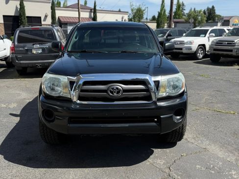 Used 2010 Toyota Tacoma 4x4 Access Cab image 2