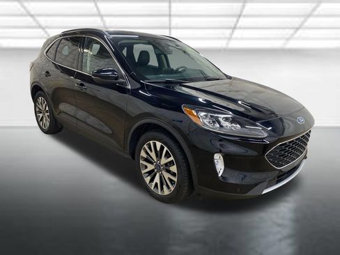 Used 2020 Ford Escape Titanium AWD/4WD image 2