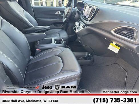 New 2026 Chrysler Pacifica Select w/ S Appearance Package image 28