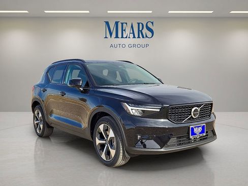 New 2026 Volvo XC40 B4 Plus w/ Protection Package Premier image 7