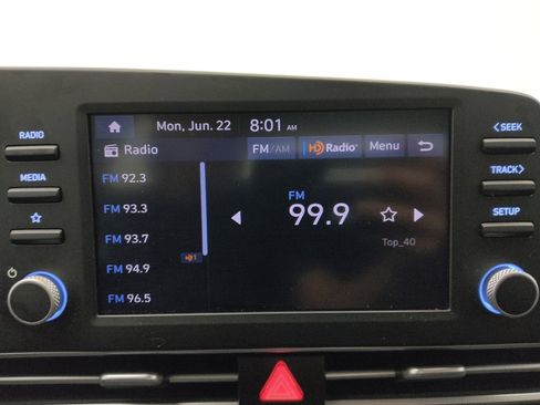 Used 2024 Hyundai Elantra SE FWD image 25