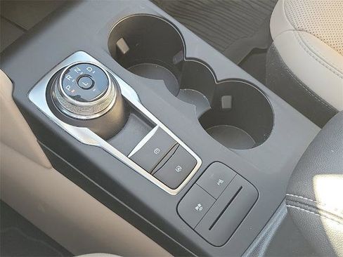 Certified 2022 Ford Escape Titanium image 32