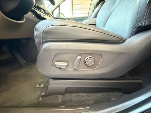 Used 2026 Kia Carnival FWD image 22