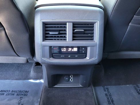 Used 2018 Volkswagen Atlas SE FWD image 16