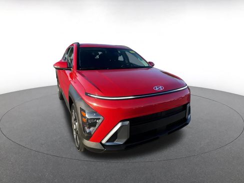 Used 2025 Hyundai Kona SEL image 11