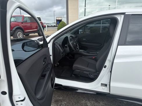 Used 2022 Honda HR-V Sport image 9