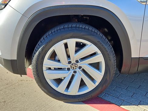 Certified 2022 Volkswagen Atlas Cross Sport SE image 5