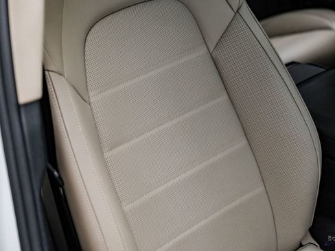 Used 2025 Porsche Panamera w/ Premium Package image 47