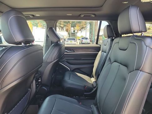 New 2026 Jeep Grand Cherokee L Limited w/ Limited Altitude Package RWD image 11