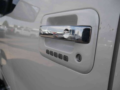 Used 2014 Ford F150 Lariat w/ Equipment Group 502A Luxury AWD/4WD image 12