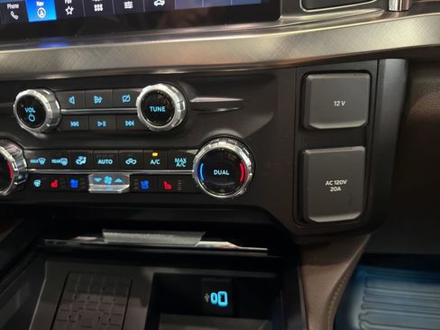 Used 2024 Ford F250 King Ranch w/ Chrome Package image 38