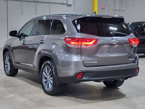 Used 2019 Toyota Highlander XLE image 12