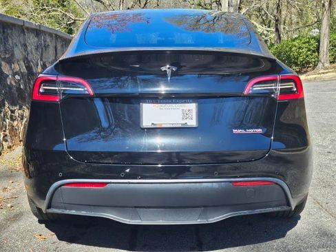 Used 2022 Tesla Model Y Performance image 8
