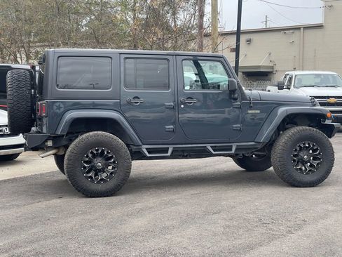 Used 2016 Jeep Wrangler Unlimited Sport image 2