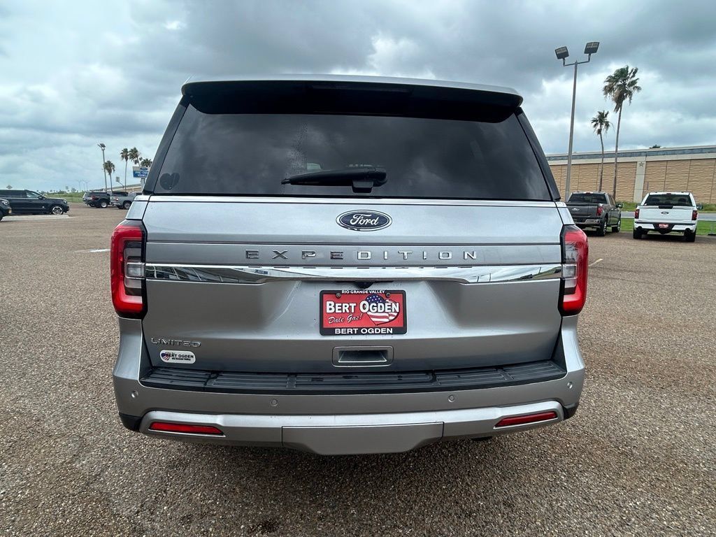 Used 2023 Ford Expedition Limited RWD image 5