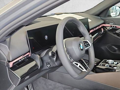 Used 2027 BMW 530i w/ M Sport Package RWD image 2