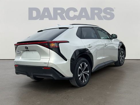 Used 2024 Toyota bZ4X XLE w/ Weather Package image 5