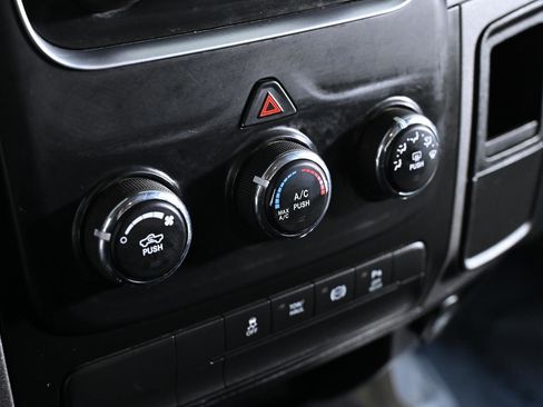 Used 2016 RAM 2500 Tradesman w/ Chrome Appearance Group image 14