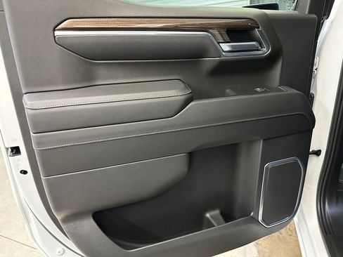 Used 2023 Chevrolet Silverado 1500 LT image 19