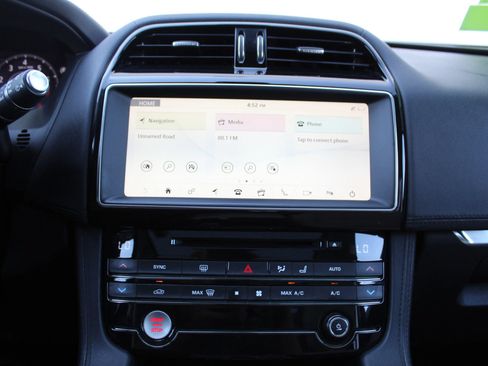 Used 2020 Jaguar F-PACE Prestige AWD/4WD image 29