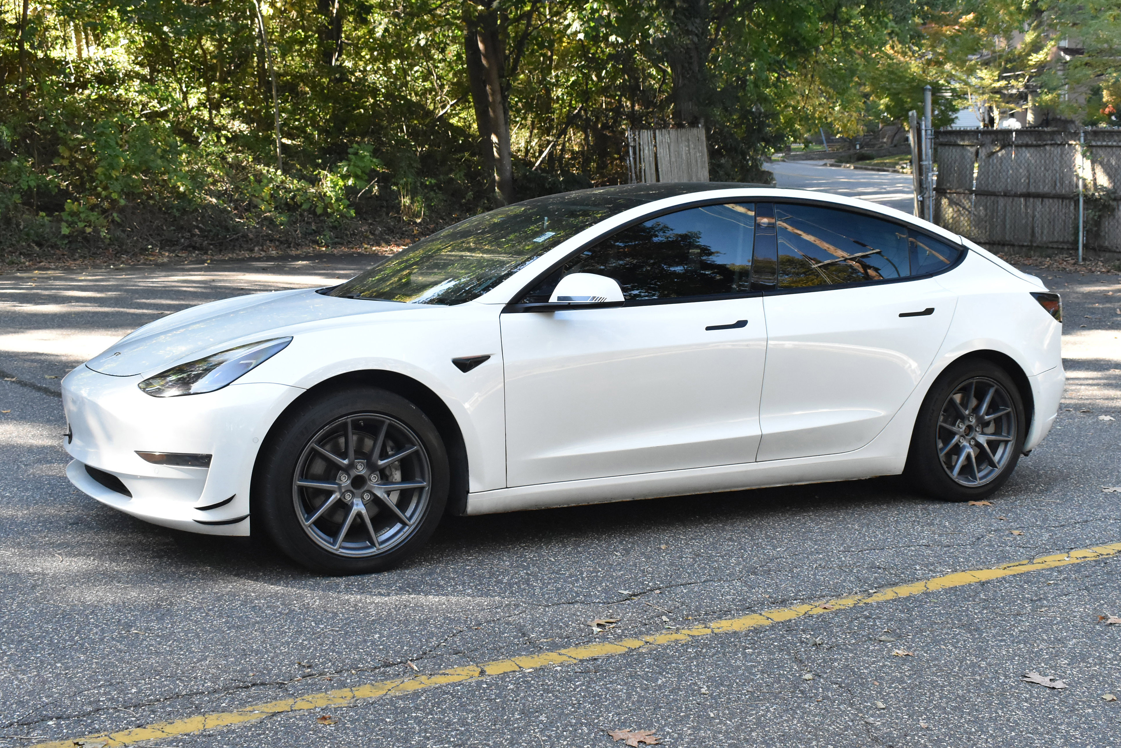 Used 2021 Tesla Model 3 Standard Range Plus RWD image 3