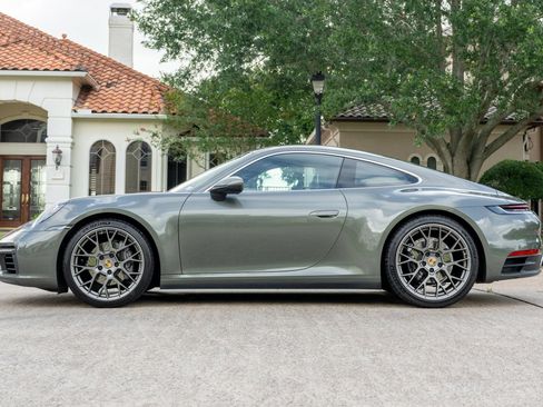 Used 2020 Porsche 911 Carrera RWD image 3