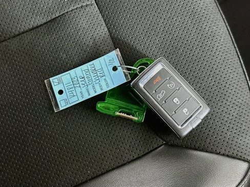 Used 2023 Jeep Grand Cherokee Altitude RWD image 35
