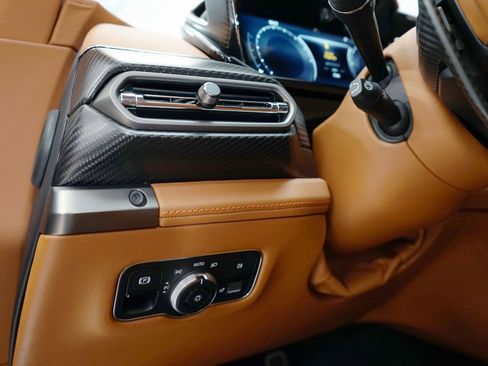 Used 2025 Aston Martin Vanquish image 16