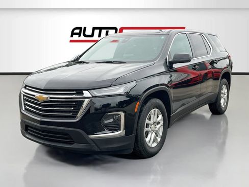 Used 2023 Chevrolet Traverse LS FWD image 3