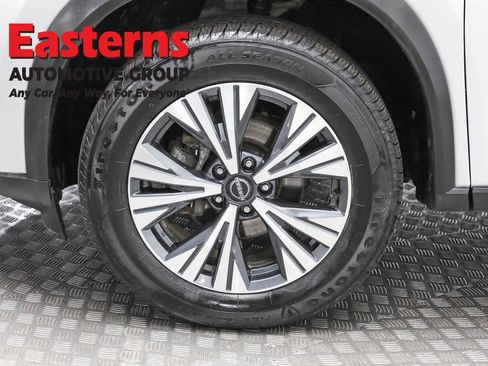 Used 2022 Nissan Rogue SV image 32