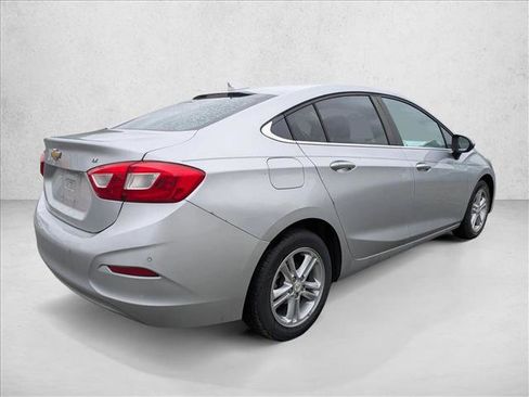 Used 2016 Chevrolet Cruze LT w/ Convenience Package FWD image 5