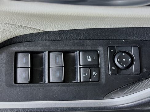 Used 2023 Toyota RAV4 XLE Premium image 14