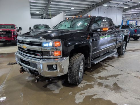 Used 2019 Chevrolet Silverado 3500 LTZ w/ Duramax Plus Package AWD/4WD image 6