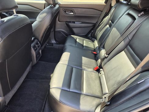 Used 2023 Nissan Rogue SL FWD image 18