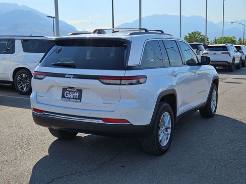 Used 2024 Jeep Grand Cherokee Laredo X w/ Luxury Tech Group I AWD/4WD image 3