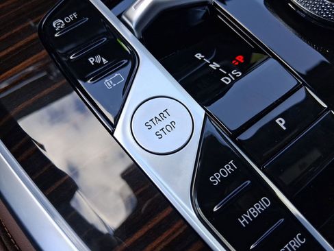 New 2026 BMW X5 xDrive50e image 25