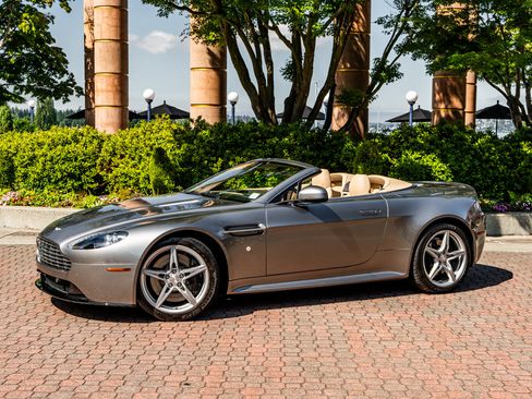Used 2016 Aston Martin V8 Vantage S RWD image 42
