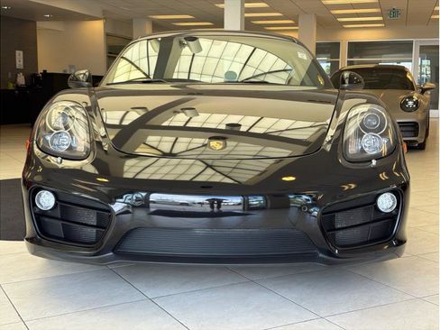 Used 2016 Porsche Cayman image 2