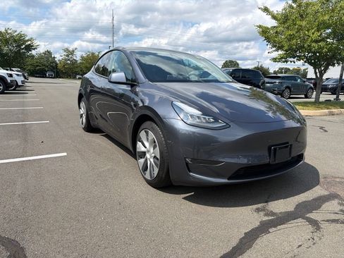 Used 2021 Tesla Model Y Long Range AWD/4WD image 3