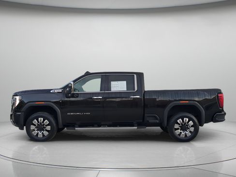 Used 2024 GMC Sierra 2500 Denali w/ Denali Reserve Package AWD/4WD image 43