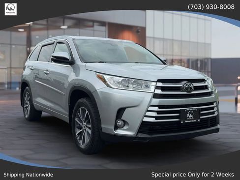 Used 2018 Toyota Highlander XLE AWD/4WD image 3