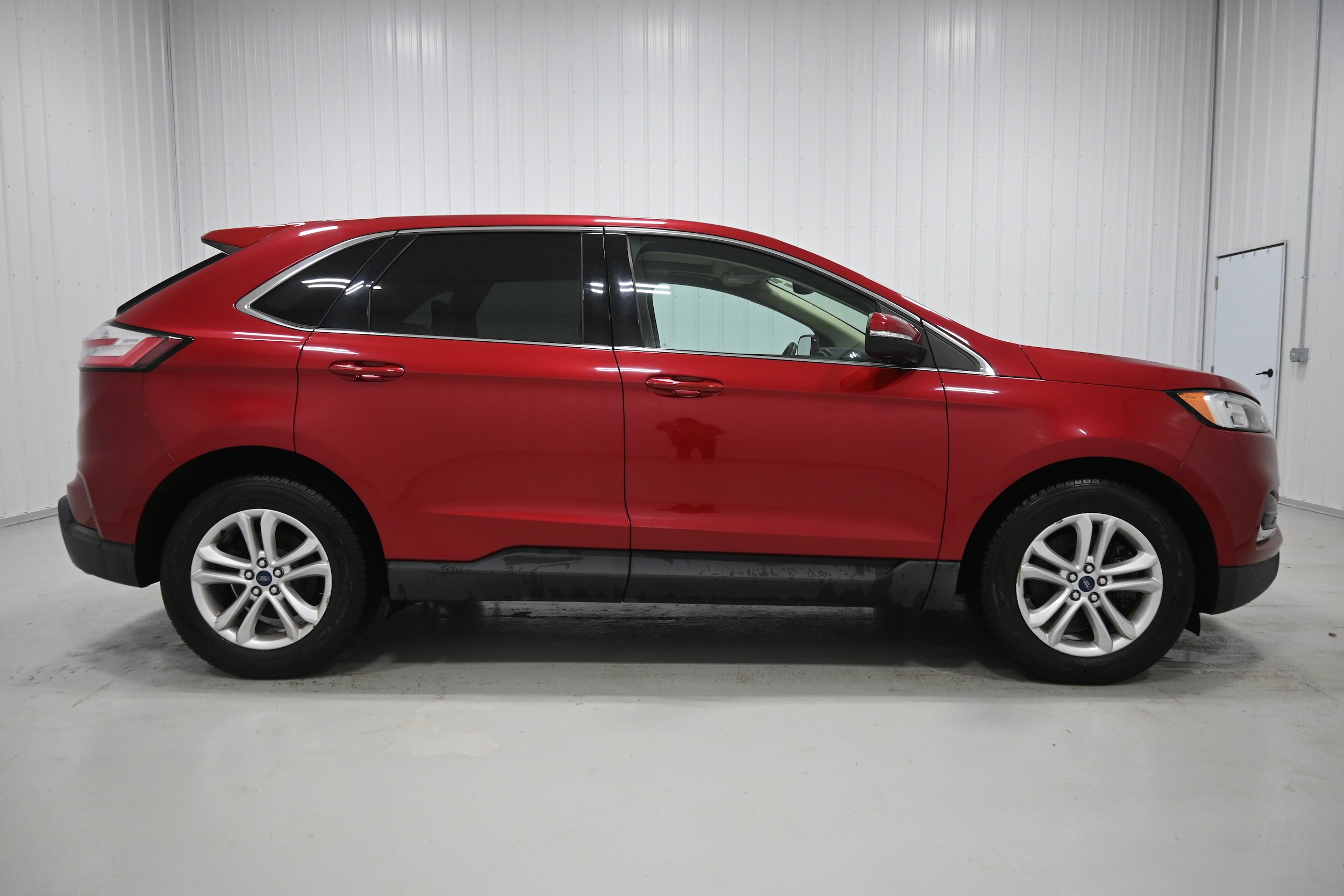 Used 2020 Ford Edge SEL w/ Cold Weather Package AWD/4WD image 36