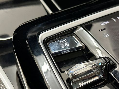 Certified 2023 BMW 740i RWD image 16