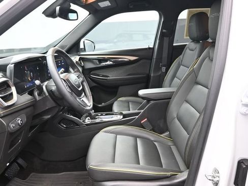 Used 2024 Chevrolet TrailBlazer ACTIV w/ Convenience Package FWD image 11