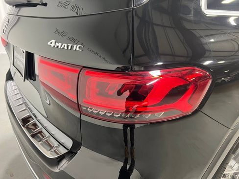 Used 2022 Mercedes-Benz GLB 250 4MATIC image 14