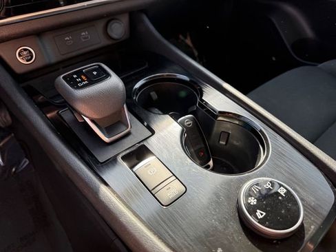 Used 2023 Nissan Rogue S image 12