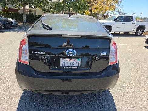 Used 2014 Toyota Prius Two FWD image 5