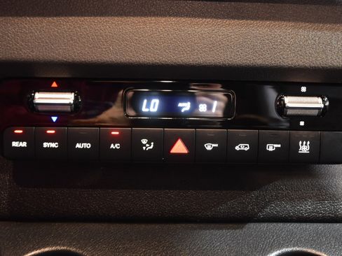 Used 2023 Mercedes-Benz Sprinter 2500 image 31